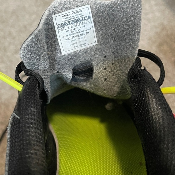 Under Armour Kids Soccer Cleats - Picture 5 of 5